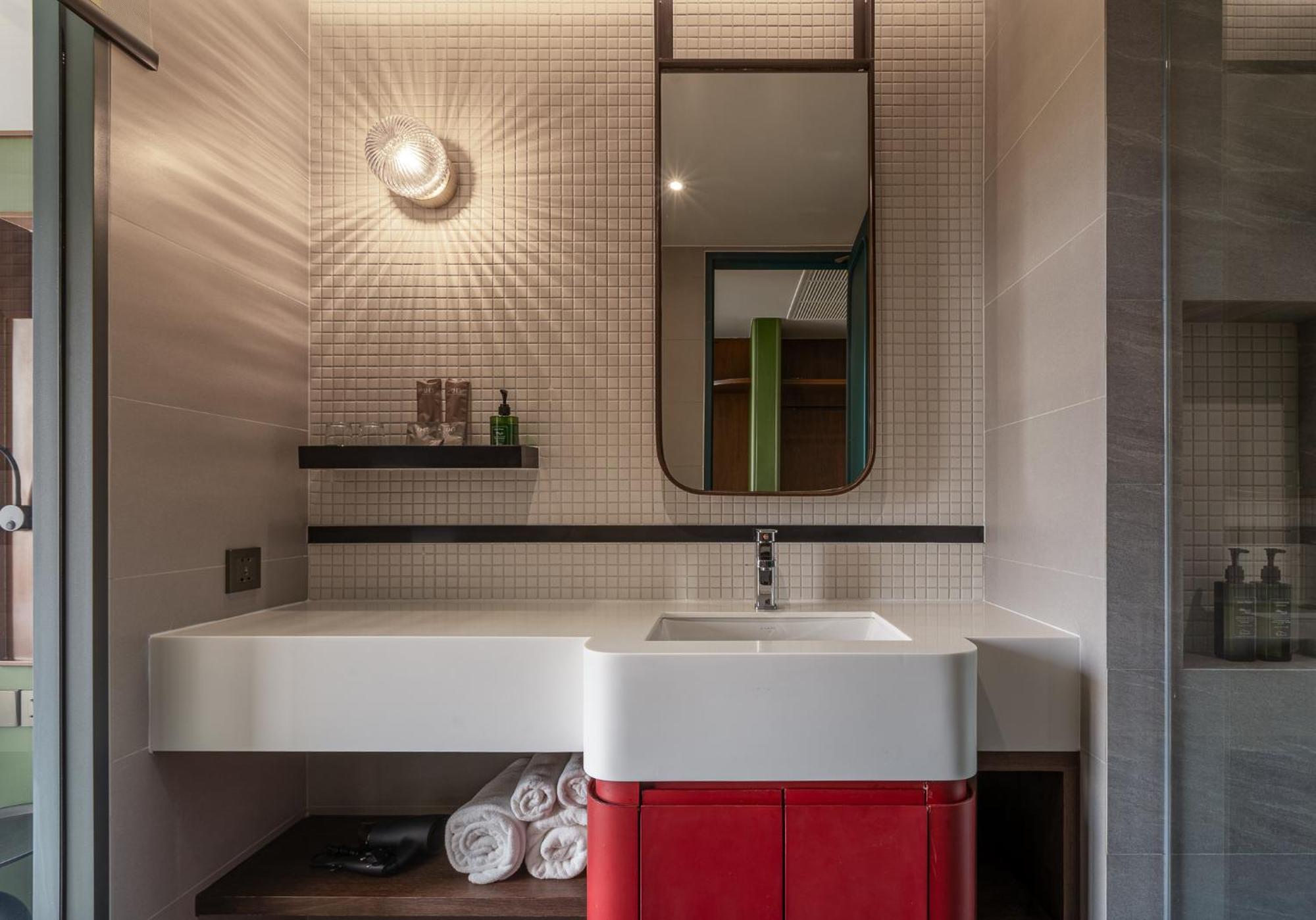 The Quarter Ratchayothin By Uhg Otel Bangkok Dış mekan fotoğraf