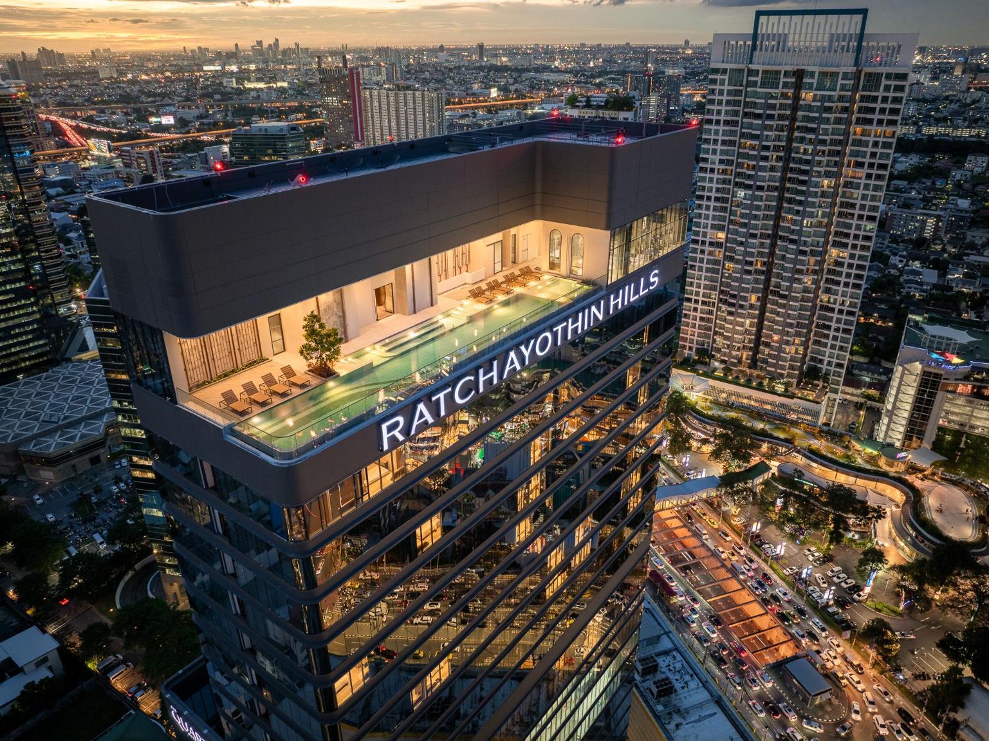 The Quarter Ratchayothin By Uhg Otel Bangkok Dış mekan fotoğraf